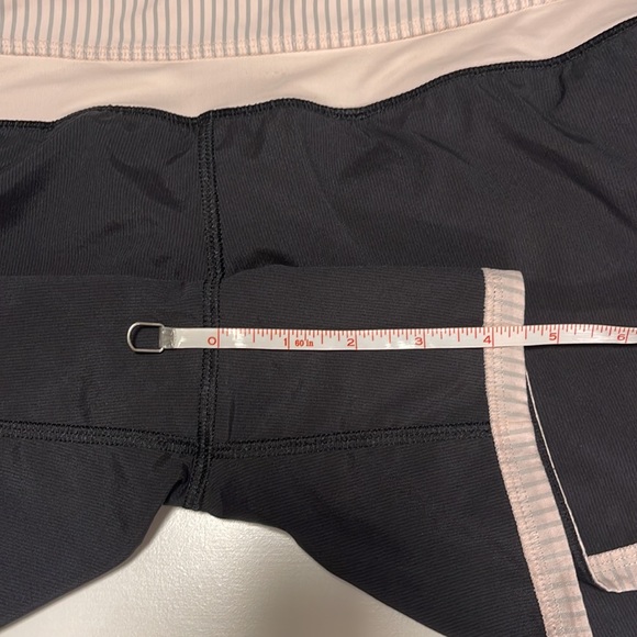 Lululemon low rise shorts - Picture 7 of 7